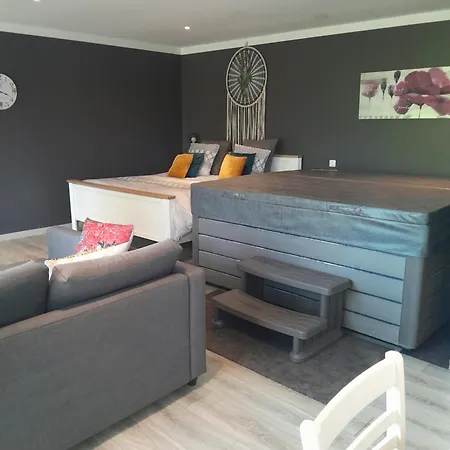 Au Dela Des Remparts Tatil Evi *