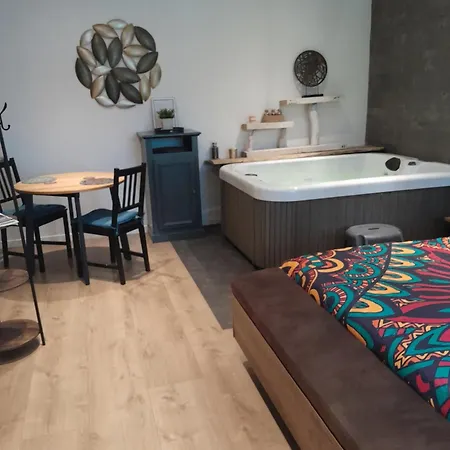 Au Dela Des Remparts Vakantiehuis