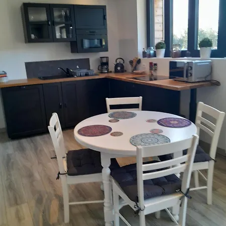 Au Dela Des Remparts * Montreuil (Pas-de-Calais)