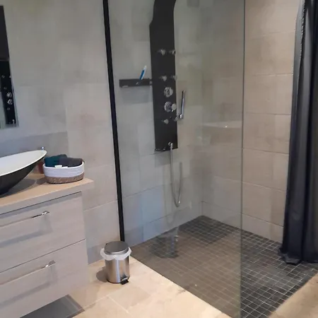 Au Dela Des Remparts * Montreuil (Pas-de-Calais)