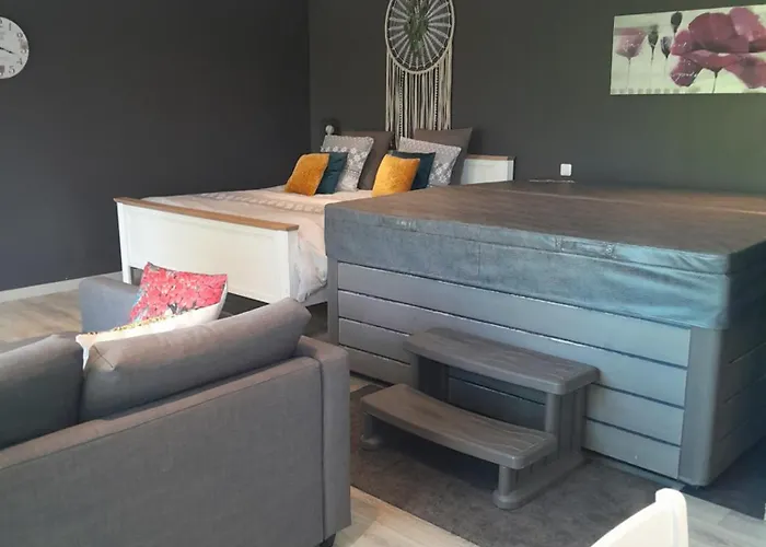 Au Dela Des Remparts Tatil Evi *