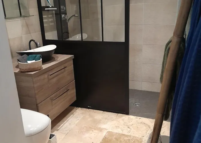 Au Delà Des Remparts *