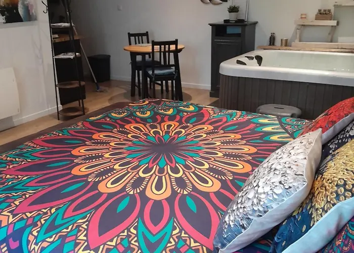 Au Delà Des Remparts Hébergement de vacances *