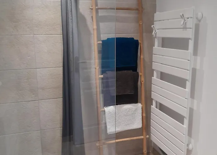 Au Delà Des Remparts Hébergement de vacances *